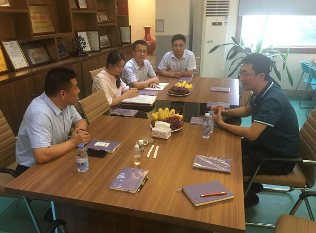 熱烈歡迎光明新區(qū)經(jīng)濟服務(wù)局企業(yè)服務(wù)科領(lǐng)導(dǎo)蒞臨我司參觀指導(dǎo)