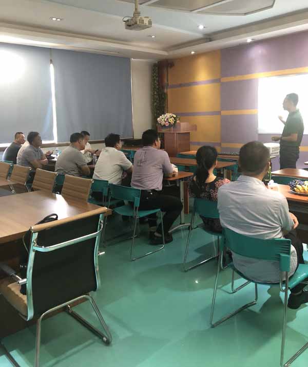 袁州區(qū)委書記魯旭東帶隊參觀優(yōu)寶新材